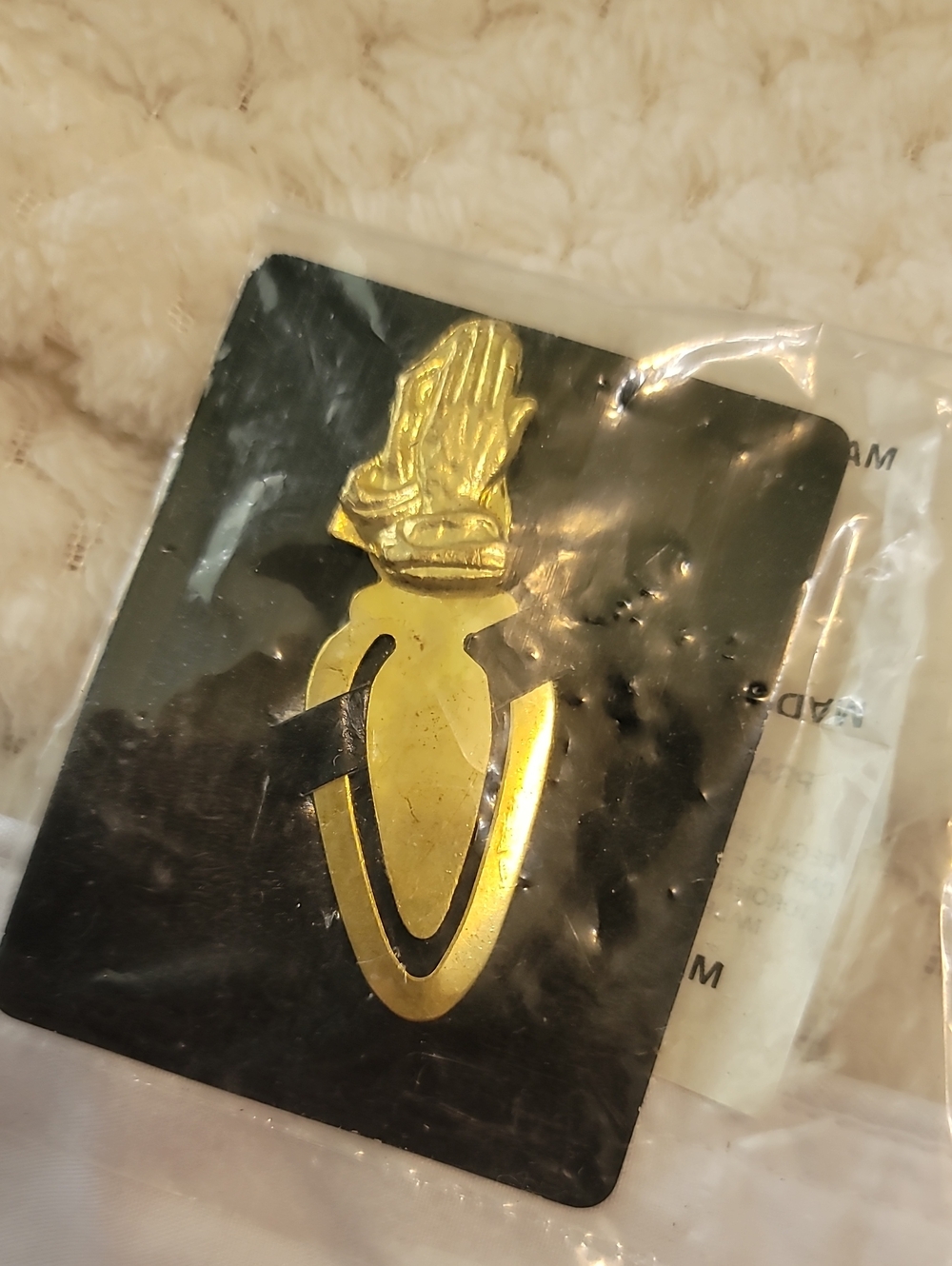 Golden Toned Praying Hand-Shaped Bookmark Clip (48)